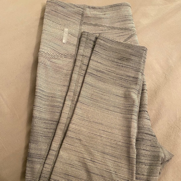 Zella Live In High Rise Legging in grey/white - Picture 3 of 5